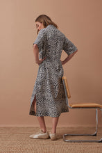 Load image into Gallery viewer, Ava Short Sleeve Dress - Linen Leopard