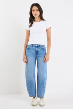 Load image into Gallery viewer, Graduate 90s Blue Non Stretch Barrel Jeans