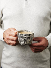 Load image into Gallery viewer, CHINO MUG BLACK SPRINKLE