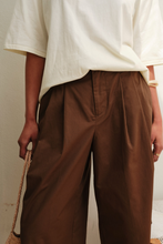 Load image into Gallery viewer, Harlow Bermuda Short - Cocoa
