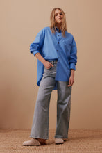 Load image into Gallery viewer, Peta Oversized Shirt - Amalfi Blue