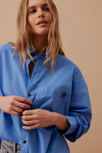 Load image into Gallery viewer, Peta Oversized Shirt - Amalfi Blue