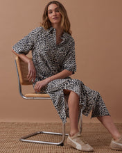 Load image into Gallery viewer, Ava Short Sleeve Dress - Linen Leopard