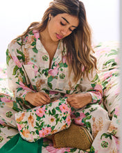 Load image into Gallery viewer, Sunday Stroll Velvet Toiletry Bag