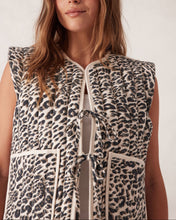 Load image into Gallery viewer, Tie Quilted Leopard Print Vest