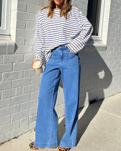 Load image into Gallery viewer, Wide Leg Patch Pocket Jean - Washed Indigo