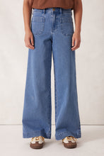 Load image into Gallery viewer, Wide Leg Patch Pocket Jean - Washed Indigo