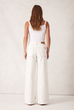 Load image into Gallery viewer, Wide Leg Patch Pocket Jean - Fresh Ecru