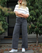 Load image into Gallery viewer, Evie Wide Leg Jean - Washed Black