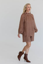 Load image into Gallery viewer, Lulu Reversible Linen Top - Clay
