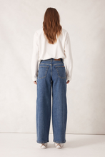 Load image into Gallery viewer, Evie Wide Leg Jean - Fresh Indigo