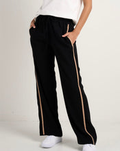 Load image into Gallery viewer, Confidant Stripe Crepe Wide Pants