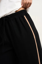 Load image into Gallery viewer, Confidant Stripe Crepe Wide Pants