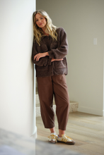 Load image into Gallery viewer, Weekender Pant - Chocolate