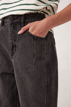 Load image into Gallery viewer, Darted Tapered Barrel Jean - Faded Black