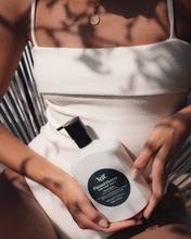 Load image into Gallery viewer, Flannel Flower Hand Duo