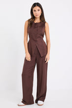 Load image into Gallery viewer, Polarity Crew Neck Fitted Vest - Chocolate