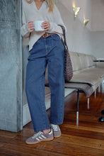 Load image into Gallery viewer, Leah Tapered Barrel Jean
