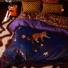 Load image into Gallery viewer, Andrea Velvet Bedcover

