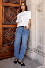 Load image into Gallery viewer, Graduate 90s Blue Non Stretch Barrel Jeans
