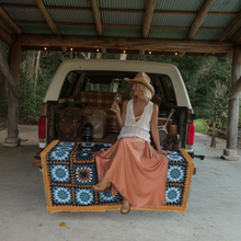 Load image into Gallery viewer, Granny Square Throw-Kingfisher
