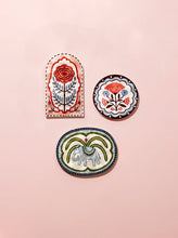Load image into Gallery viewer, Samira Wall Art Flower Arch
