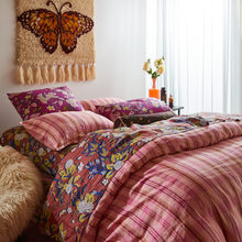 Load image into Gallery viewer, Nicolette Linen Pillowcase Set - Poudre
