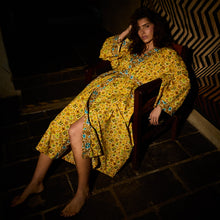 Load image into Gallery viewer, Magnolia Cotton Robe
