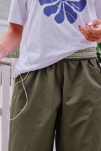 Load image into Gallery viewer, Bella Barrel Pant - Washed Olive
