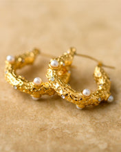 Load image into Gallery viewer, Aurelia Pearl Hoop Earrings
