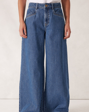 Load image into Gallery viewer, Drew Soft Wide Jean - Mid Indigo
