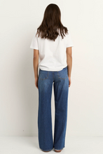 Load image into Gallery viewer, Manhattan Wide Leg Jean - Mid Blue
