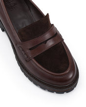 Load image into Gallery viewer, Quinnie Chocolate Suede Loafer
