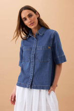 Load image into Gallery viewer, Noa Short Sleeve Shirt - Fresh Indigo
