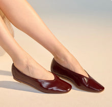 Load image into Gallery viewer, Ballet Flat - V Dark Cherry
