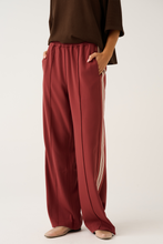 Load image into Gallery viewer, Weston Pant - Mulberry
