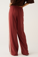 Load image into Gallery viewer, Weston Pant - Mulberry
